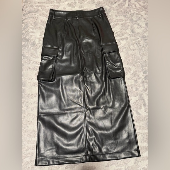7 For All Mankind Faux Leather Cargo Midi Skirt With Slit Black Size Small - Picture 4 of 7